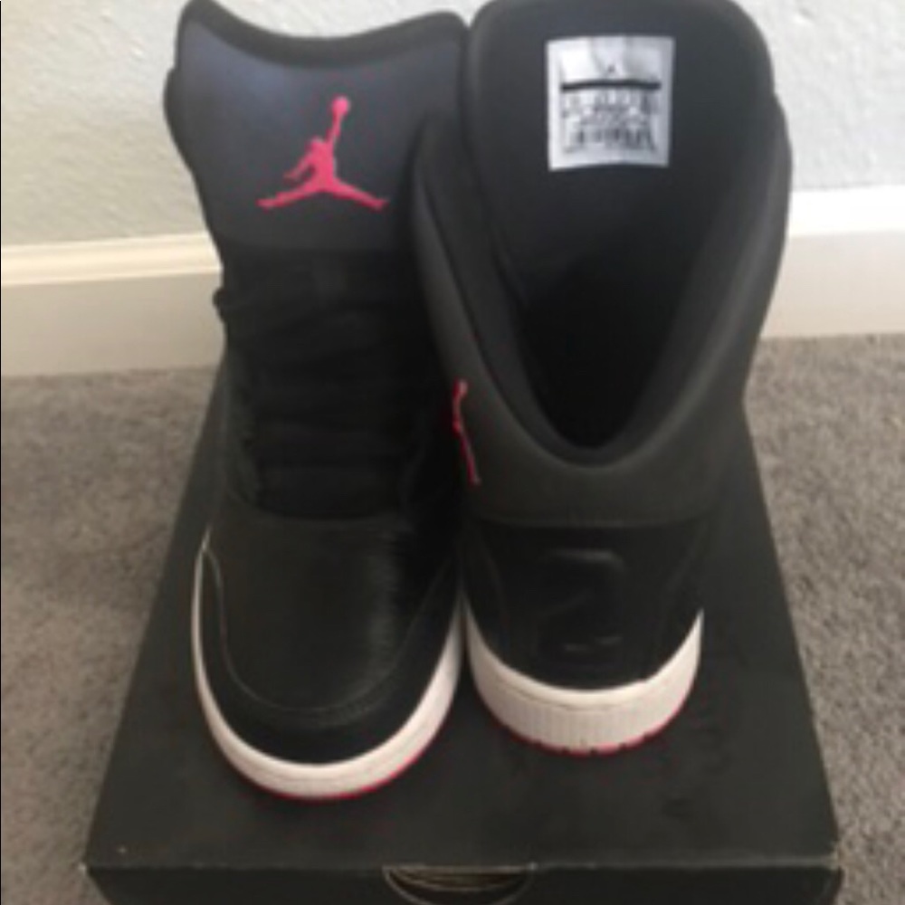 Jordan’s!! All fit wines 6.5-7.5 AUTHENTIC